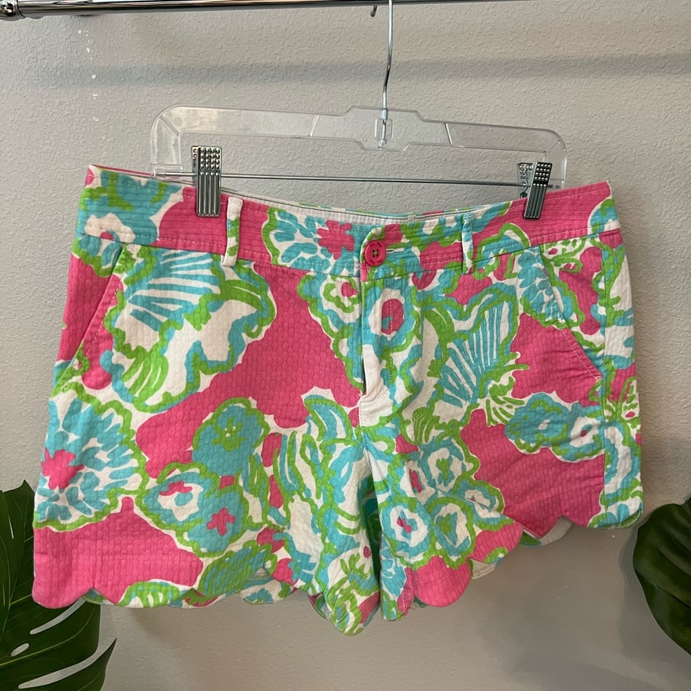 Coral pattern scallop Lilly Pulitzer shorts